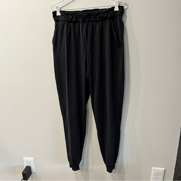 Lululemon Keep Moving Jogger Black size 8 - Picture 11 of 12